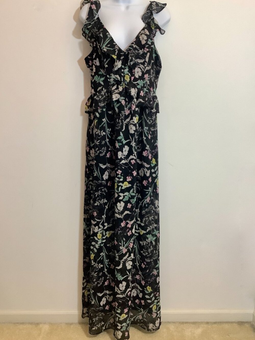 Maxi Dress Sleeveless Floral Sz 8 BCBGeneration Black Floral Print Romantic Sexy